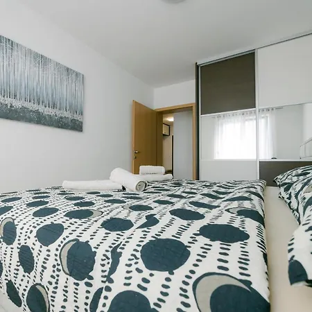 Apartment Ladenta Apartman*** *